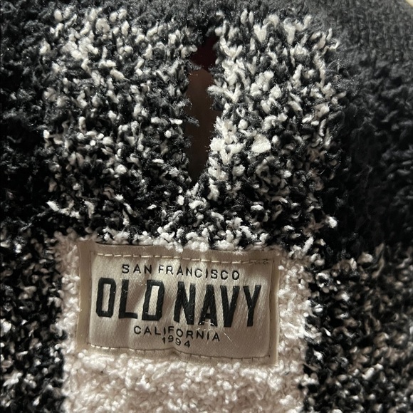 OLD NAVY Black and White Checkered Dog or Cat Sweater
Size: MEDIUM - Picture 12 of 16